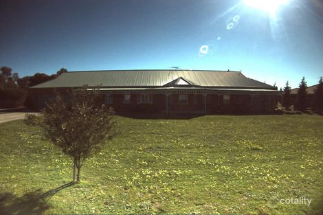 60 Laura Ct, Lovely Banks, VIC 3213