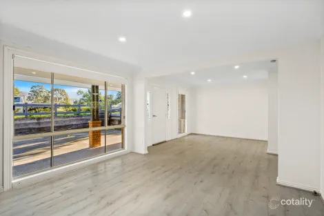 Property photo of 51 Crest Road Albion Park NSW 2527