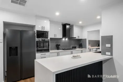 Property photo of 6 Sheppards Lane Chirnside Park VIC 3116