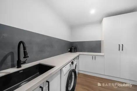 Property photo of 6 Sheppards Lane Chirnside Park VIC 3116