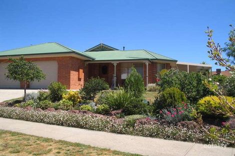 Property photo of 5 Central Place Wodonga VIC 3690