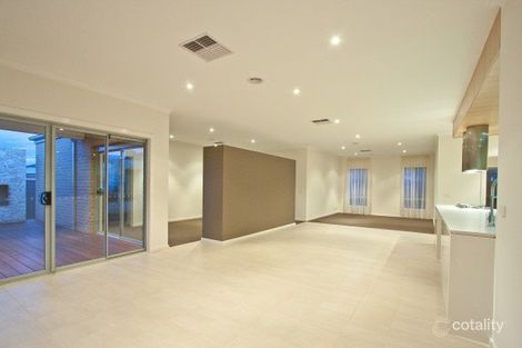Property photo of 4 Kindred Avenue Cranbourne North VIC 3977