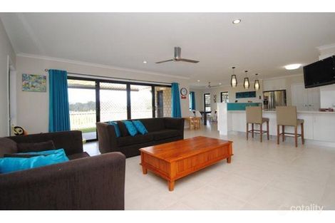 Property photo of 9 Daybreak Court Tamaree QLD 4570