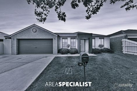 68 Sandalwood Dr, Pakenham, VIC 3810