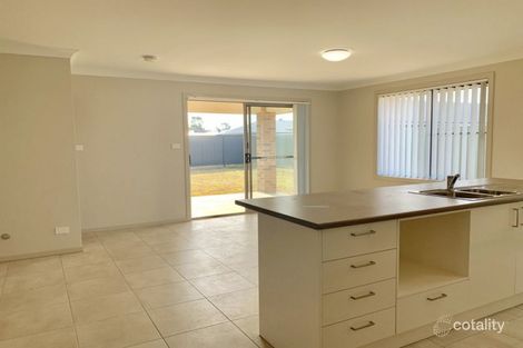 Property photo of 4 Bradford Circuit Dubbo NSW 2830