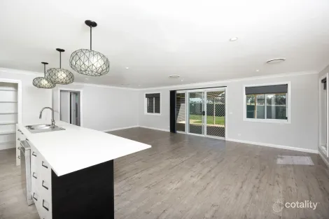 Property photo of 68 Paperbark Drive Forest Hill NSW 2651