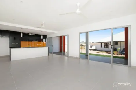 3/8 Angel Rd, Johnston, NT 0832