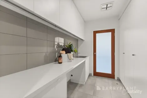 Property photo of 15 Clematis Avenue Ferntree Gully VIC 3156