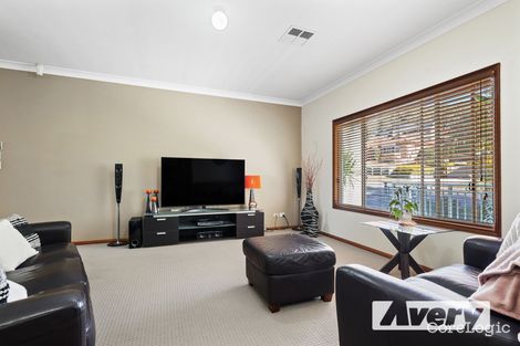 Property photo of 10 Courageous Close Marmong Point NSW 2284