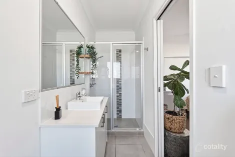 Property photo of 3/16 Sapphire Place Elanora QLD 4221