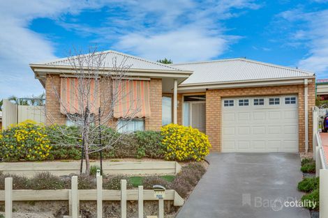 2/11 Martens Ct, Sunbury, VIC 3429