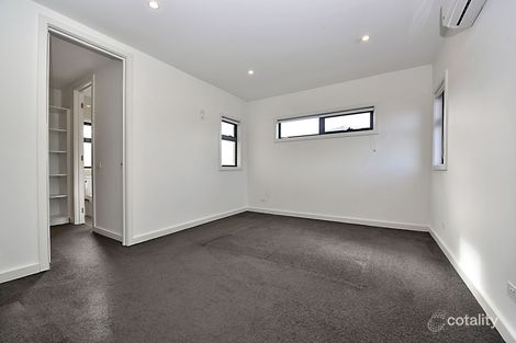 Property photo of 2/8 Mimosa Avenue Oakleigh South VIC 3167