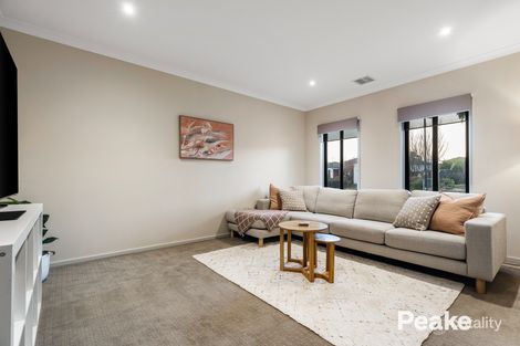 Property photo of 6 Ros Way Berwick VIC 3806