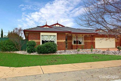 Property photo of 33 Northampton Crescent Caroline Springs VIC 3023