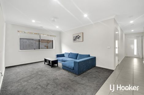 Property photo of 93 Fiorelli Boulevard Cranbourne East VIC 3977