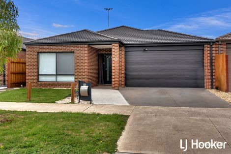 Property photo of 93 Fiorelli Boulevard Cranbourne East VIC 3977