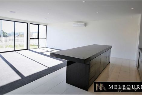Property photo of 10 Belsay Chase Chirnside Park VIC 3116
