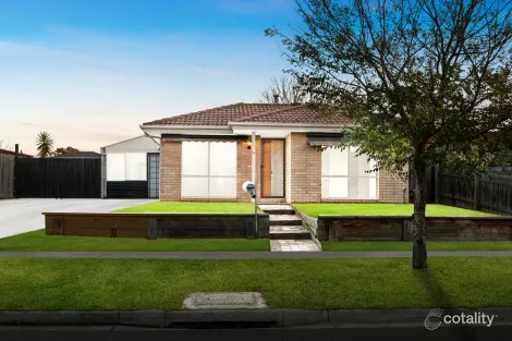28 Godwin Cres, Cranbourne North, VIC 3977