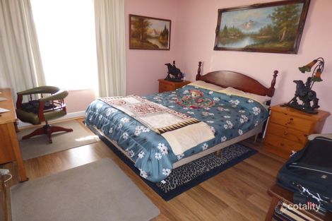 Property photo of 2 Phelans Lane Moe VIC 3825