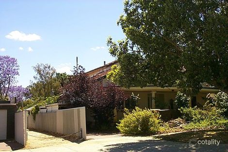 18 Dumbarton Cres, Menora, WA 6050