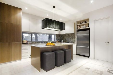 Property photo of 10 Yatama Court Mount Waverley VIC 3149