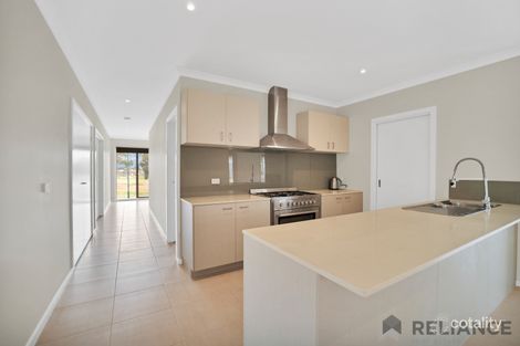 Property photo of 90 Dalray Crescent Kurunjang VIC 3337