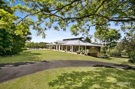 104 Savages Rd, Brookfield, QLD 4069