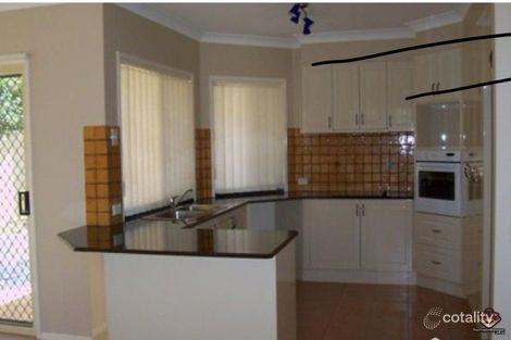 Property photo of 28 Nottinghill Gate Drive Arundel QLD 4214