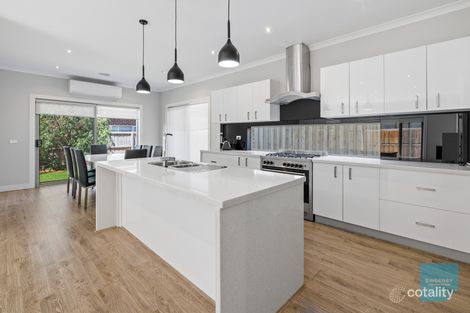 Property photo of 4 Auburn Drive Fraser Rise VIC 3336