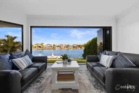 Property photo of 44 The Peninsula Helensvale QLD 4212