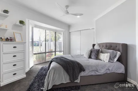 Property photo of 44 The Peninsula Helensvale QLD 4212