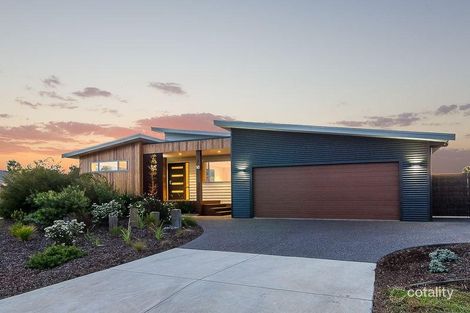 18 Shoalhaven Rd, Cowes, VIC 3922