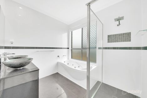 Property photo of 15 Goodnight Place New Auckland QLD 4680