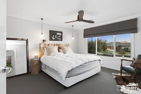 Property photo of 4 Hanly Close Canadian VIC 3350
