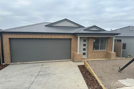 40 Sampson Dr, Pakenham, VIC 3810