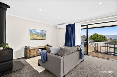 Property photo of 52 Roycroft Avenue Mount Warrigal NSW 2528