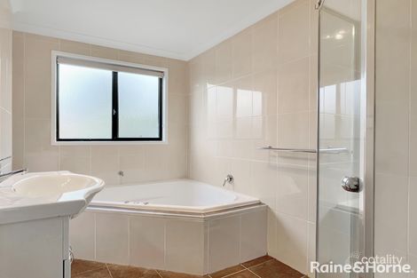 Property photo of 11 Southwell Place Karabar NSW 2620