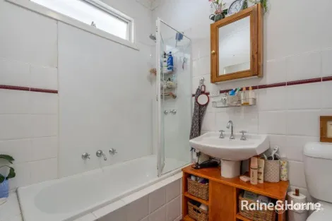 Property photo of 40 Calthorpe Street Gisborne VIC 3437