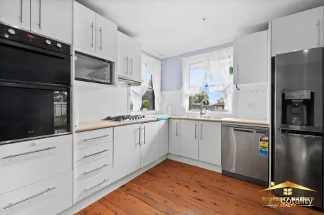 Property photo of 8 Paradise Place St Clair NSW 2759