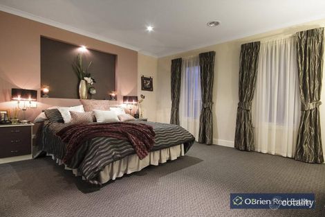 Property photo of 8 Kelly Terrace Sandhurst VIC 3977