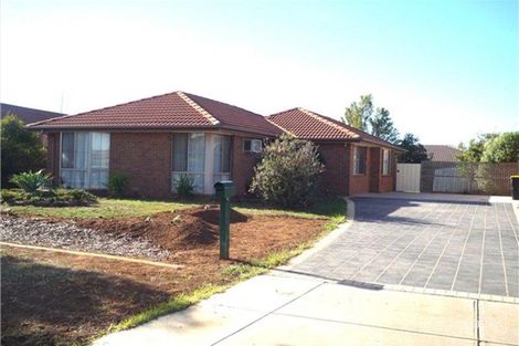 5 Pennyroyal Cres, Kurunjang, VIC 3337