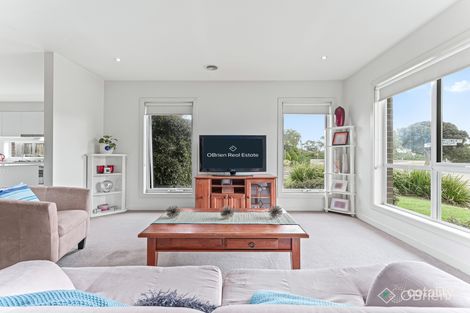 Property photo of 35 Sunflower Circuit Carrum Downs VIC 3201