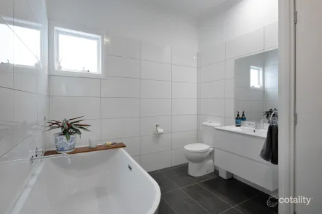 Property photo of 7B Canrobert Street Newstead VIC 3462