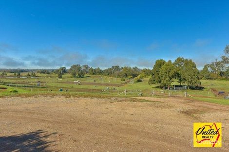 Property photo of 2 Caernarvon Close Kirkham NSW 2570