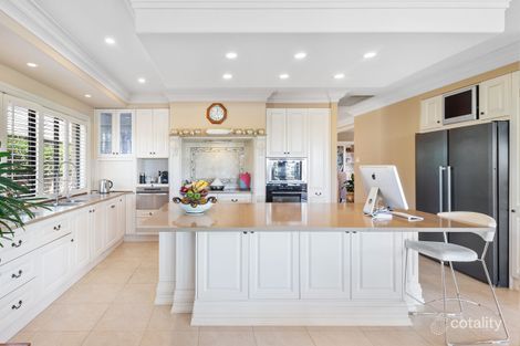 Property photo of 6 Chantilly Close Benowa QLD 4217