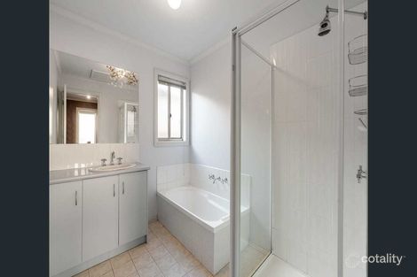 Property photo of 2/44 Quail Way Rowville VIC 3178
