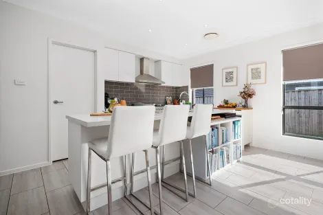 Property photo of 127 Billabong Parade Chisholm NSW 2322