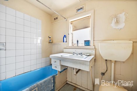 Property photo of 24 Argyle Road Maryborough VIC 3465