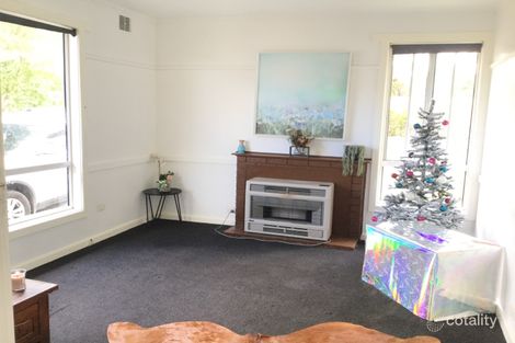 Property photo of 90 Service Road North Moe VIC 3825