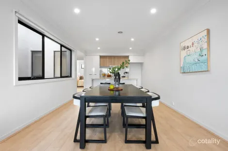 Property photo of 11 Regatta Drive Craigieburn VIC 3064
